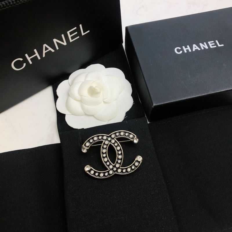 Chanel Brooches - Click Image to Close